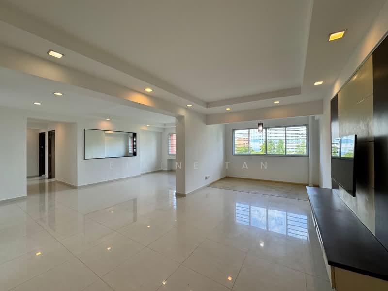 143 Pasir Ris Street 11, 143 Pasir Ris Street 11, 3 Bedrooms, 1,356 sqft, HDB Flat For Sale, by Elaine Tan, 500195268 - Living Room - PropertyGuru.com.sg