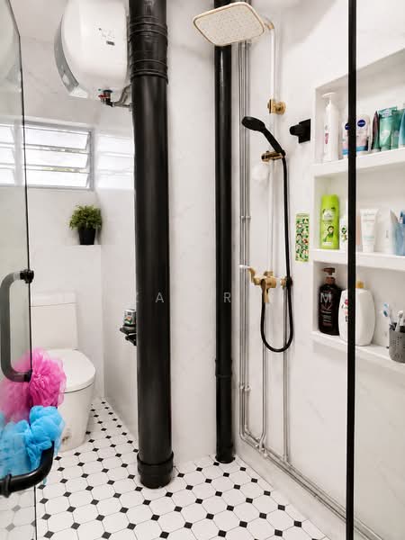 142 Bukit Batok Street 11, 142 Bukit Batok Street 11, 4 Bedrooms, 1,614 sqft, HDB Flat For Sale, by Faizal Rahim, 500195269 - Bathroom - PropertyGuru.com.sg