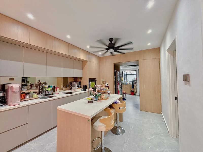 ✨Tastefully Recently Renovated Terrace House in Eastwood Park, Eastwood Park / Eastwood Drive, 5 Bedrooms, 3,300 sqft, Terraced House For Sale, by Keslyn Chai, 500195272 - Dry Kitchen - PropertyGuru.com.sg