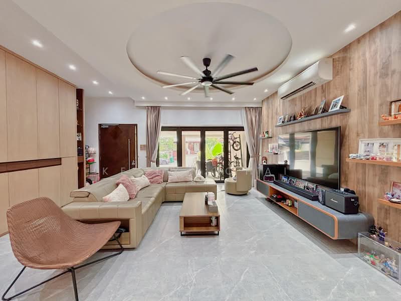 ✨Tastefully Recently Renovated Terrace House in Eastwood Park, Eastwood Park / Eastwood Drive, 5 Bedrooms, 3,300 sqft, Terraced House For Sale, by Keslyn Chai, 500195272 - Living Room - PropertyGuru.com.sg