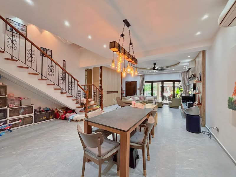 ✨Tastefully Recently Renovated Terrace House in Eastwood Park, Eastwood Park / Eastwood Drive, 5 Bedrooms, 3,300 sqft, Terraced House For Sale, by Keslyn Chai, 500195272 - Living Room - PropertyGuru.com.sg