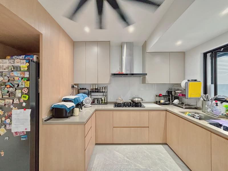 ✨Tastefully Recently Renovated Terrace House in Eastwood Park, Eastwood Park / Eastwood Drive, 5 Bedrooms, 3,300 sqft, Terraced House For Sale, by Keslyn Chai, 500195272 - Wet Kitchen - PropertyGuru.com.sg