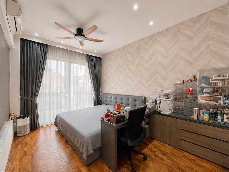 ✨Tastefully Recently Renovated Terrace House in Eastwood Park, Eastwood Park / Eastwood Drive, 5 Bedrooms, 3,300 sqft, Terraced House For Sale, by Keslyn Chai, 500195272 - Master Bedroom - PropertyGuru.com.sg