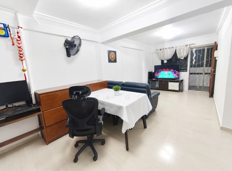 13 Telok Blangah Crescent, 13 Telok Blangah Crescent, 2 Bedrooms, 700 sqft, HDB Flat For Sale, by Myra Goh, 500195274 - Living Room - PropertyGuru.com.sg