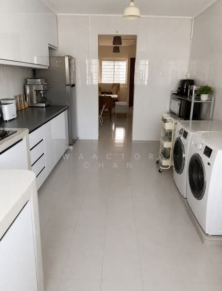 435 Clementi Avenue 3, 435 Clementi Avenue 3, 2 Bedrooms, 721 sqft, HDB Flat For Rent, by Waactor Chan, 500195288 - Kitchen - PropertyGuru.com.sg