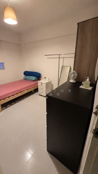 435 Clementi Avenue 3, 435 Clementi Avenue 3, 2 Bedrooms, 721 sqft, HDB Flat For Rent, by Waactor Chan, 500195288 - Bedroom - PropertyGuru.com.sg