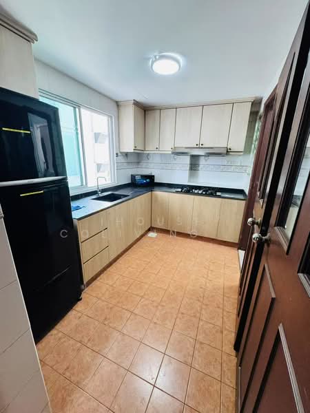 Maysprings, 6 Petir Road, Room Rental, 80 sqft, Apartment For Rent, by LEO, 500195295 - Kitchen - PropertyGuru.com.sg