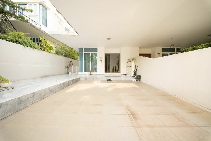 Wak Hassan drive semi detached with lift, , 6 Bedrooms, 4,355 sqft, Semi-Detached House For Sale, by Gordon Tok, 500195301 - Exterior - PropertyGuru.com.sg