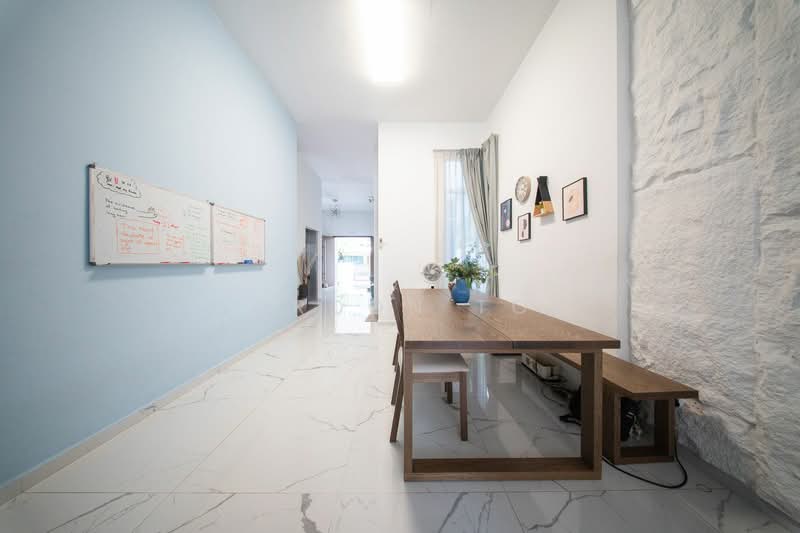 Wak Hassan drive semi detached with lift, , 6 Bedrooms, 4,355 sqft, Semi-Detached House For Sale, by Gordon Tok, 500195301 - Corridor - PropertyGuru.com.sg