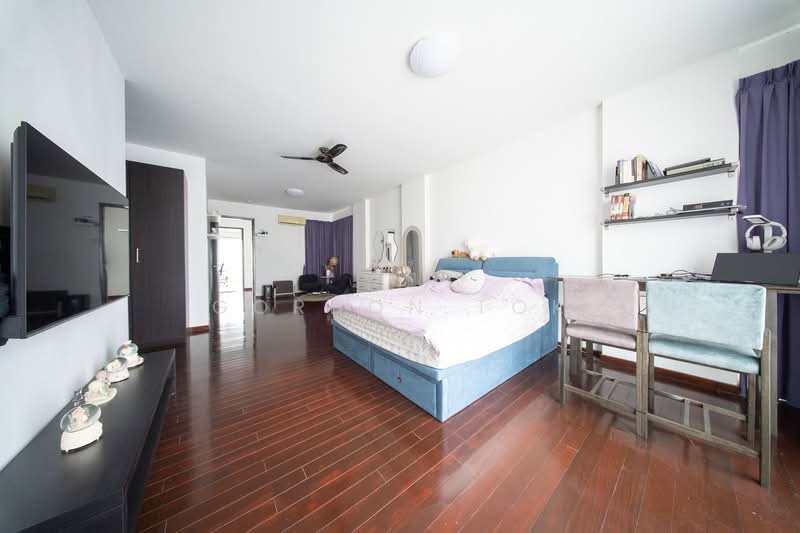 Wak Hassan drive semi detached with lift, , 6 Bedrooms, 4,355 sqft, Semi-Detached House For Sale, by Gordon Tok, 500195301 - Bedroom - PropertyGuru.com.sg