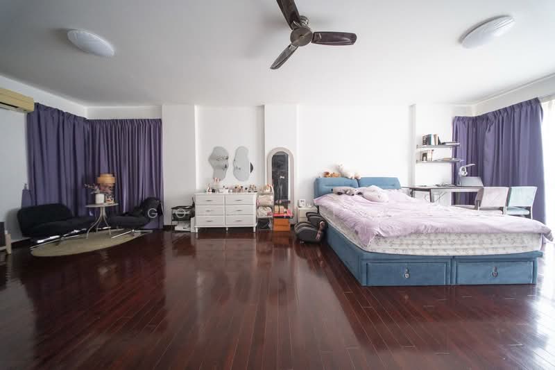 Wak Hassan drive semi detached with lift, , 6 Bedrooms, 4,355 sqft, Semi-Detached House For Sale, by Gordon Tok, 500195301 - Bedroom - PropertyGuru.com.sg