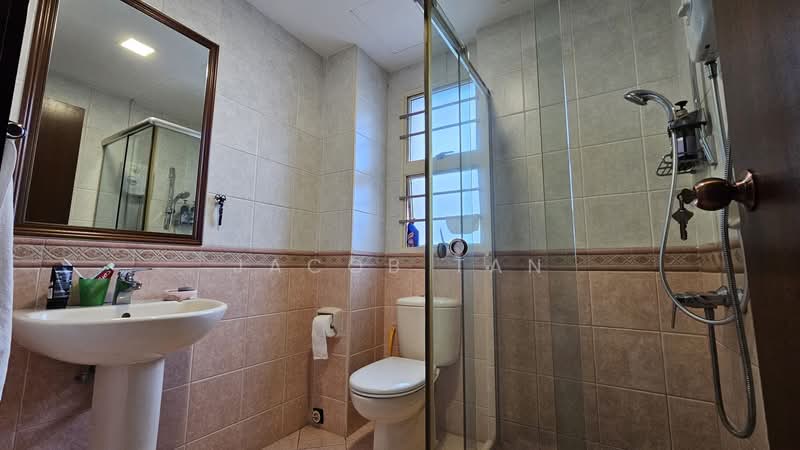 Villa Verde, Verde Grove, 5 Bedrooms, 3,000 sqft, Terraced House For Sale, by Jacob Tan, 500195305 - Bathroom - PropertyGuru.com.sg