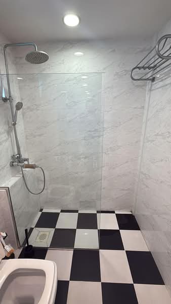 Avila Gardens, 19 Flora Road, Room Rental, 80 sqft, Condominium For Rent, by Derek Soh, 500195311 - Bathroom - PropertyGuru.com.sg