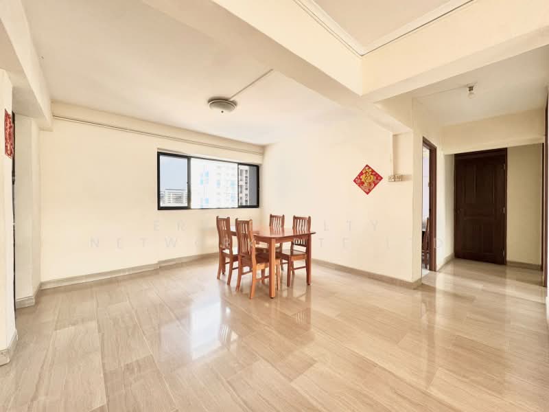 232 Tampines Street 21, 232 Tampines Street 21, 3 Bedrooms, 1,302 sqft, HDB Flat For Sale, by Phoebe, 500195312 - Dining Room - PropertyGuru.com.sg