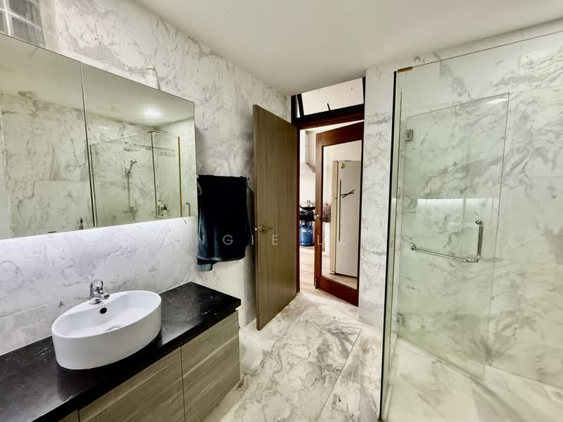 Allamanda Grove, Allamanda Grove, 10+ Bedrooms, 4,403 sqft, Semi-Detached House For Sale, by Angie Lua, 500195317 - Bathroom - PropertyGuru.com.sg