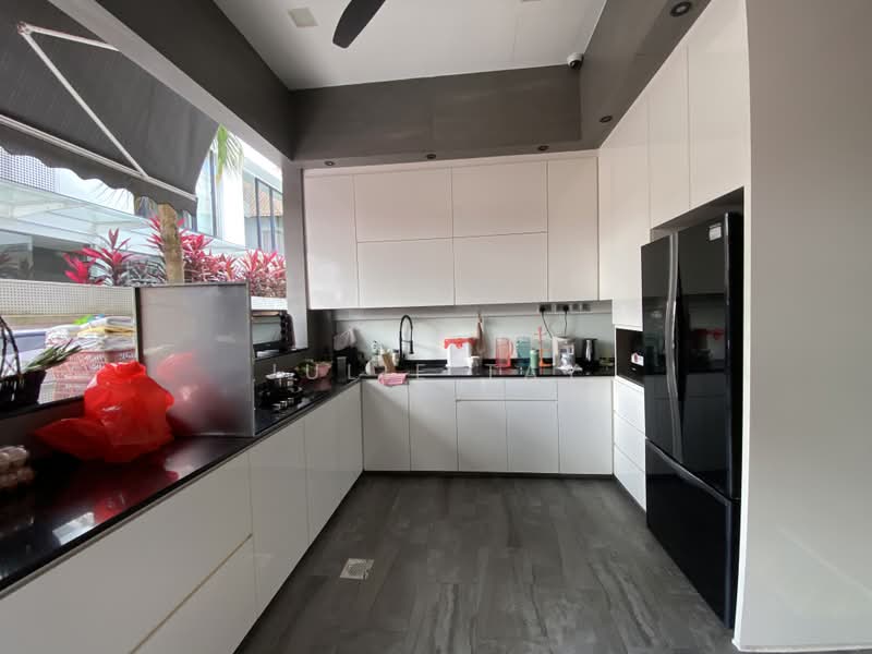 ❤️$14mil+ SUPER HOT BUY BUNGALOW ❤️ Prestigious Goodman Locale❤️, Branksome Road, 6 Bedrooms, 4,800 sqft, Detached House For Sale, by Julie Tay, 500195328 - Kitchen - PropertyGuru.com.sg