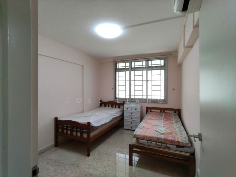 511 Hougang Avenue 10, 511 Hougang Avenue 10, 2 Bedrooms, 689 sqft, HDB Flat For Sale, by Joel Liang, 500195340 - Bedroom - PropertyGuru.com.sg