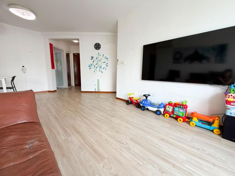 195E Punggol Road, 195E Punggol Road, 3 Bedrooms, 969 sqft, HDB Flat For Sale, by Yuna Lim, 500195347 - Living Room - PropertyGuru.com.sg