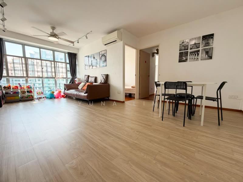 195E Punggol Road, 195E Punggol Road, 3 Bedrooms, 969 sqft, HDB Flat For Sale, by Yuna Lim, 500195347 - Living Room - PropertyGuru.com.sg