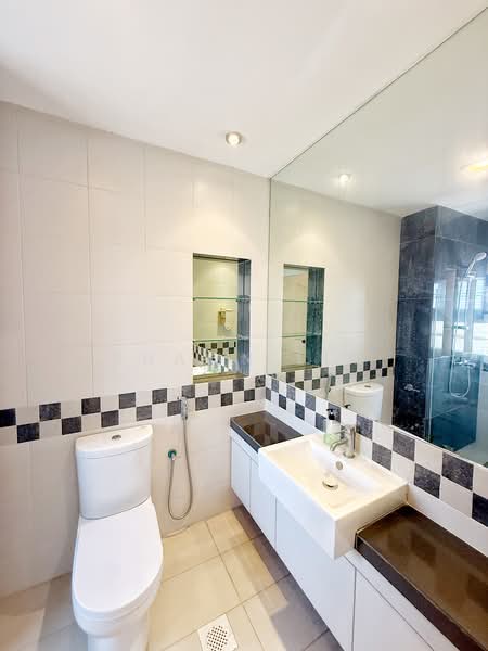 Jalan Kechot, Jalan Kechot, 5 Bedrooms, 2,600 sqft, Semi-Detached House For Rent, by Shawn Lim, 500195351 - Bathroom - PropertyGuru.com.sg