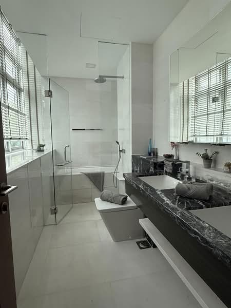 Residences @ Emerald Hill, 119 Emerald Hill Road, 3 Bedrooms, 1,851 sqft, Condominium For Sale, by Linda Zhang, 500195358 - Bathroom - PropertyGuru.com.sg
