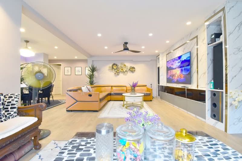 452 Jurong West Street 42, 452 Jurong West Street 42, 3 Bedrooms, 1,431 sqft, HDB Flat For Sale, by Malik Sani, 500195383 - Living Room - PropertyGuru.com.sg