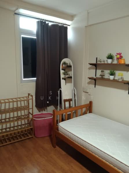 106 Serangoon North Avenue 1, 106 Serangoon North Avenue 1, Room Rental, 300 sqft, HDB Flat For Rent, by Stan Sukhwant, 500195385 - Bedroom - PropertyGuru.com.sg