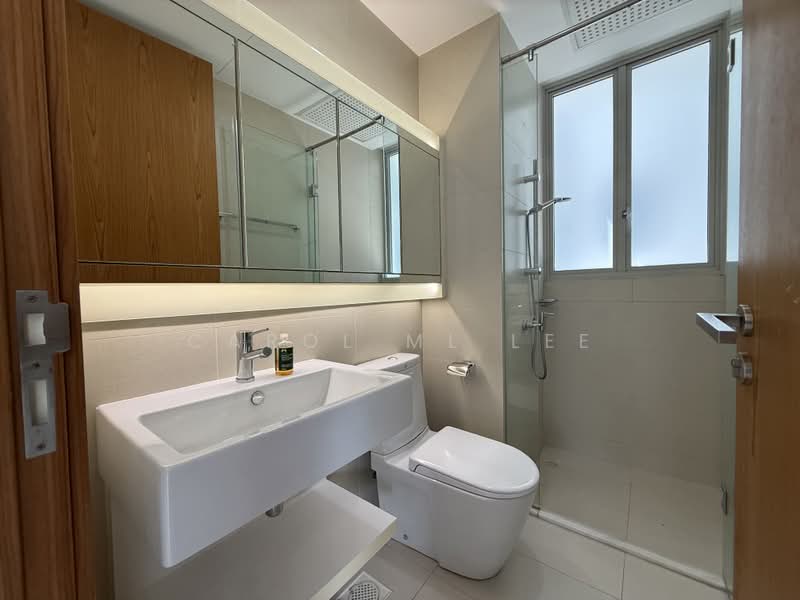 Floridian, 975 Bukit Timah Road, 2 Bedrooms, 926 sqft, Condominium For Rent, by Carol ML Lee, 500195388 - Shared Bathroom - PropertyGuru.com.sg