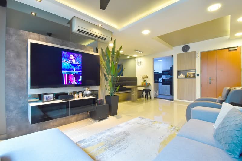 807C Choa Chu Kang Avenue 1, 807C Choa Chu Kang Avenue 1, 3 Bedrooms, 990 sqft, HDB Flat For Sale, by Malik Sani, 500195389 - Living Room - PropertyGuru.com.sg