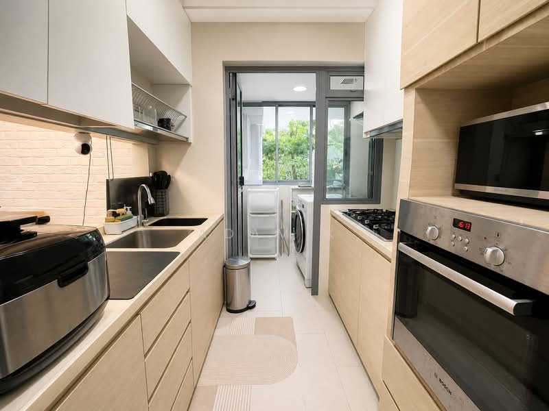 519B Tampines Central 8, 519B Tampines Central 8, 3 Bedrooms, 904 sqft, HDB Flat For Sale, by Adam K, 500195393 - Kitchen - PropertyGuru.com.sg