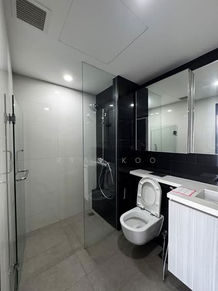Gem Residences, , 1 Bedroom, 484 sqft, Condominium For Rent, by Ryan Koo, 500195402 - Bathroom - PropertyGuru.com.sg