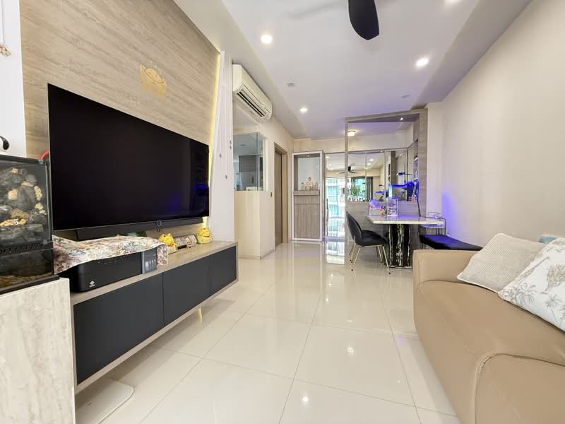 The Terrace, 88 Edgedale Plains, 3 Bedrooms, 1,076 sqft, Executive Condominium For Rent, by May Loh, 500195405 - Living Room - PropertyGuru.com.sg