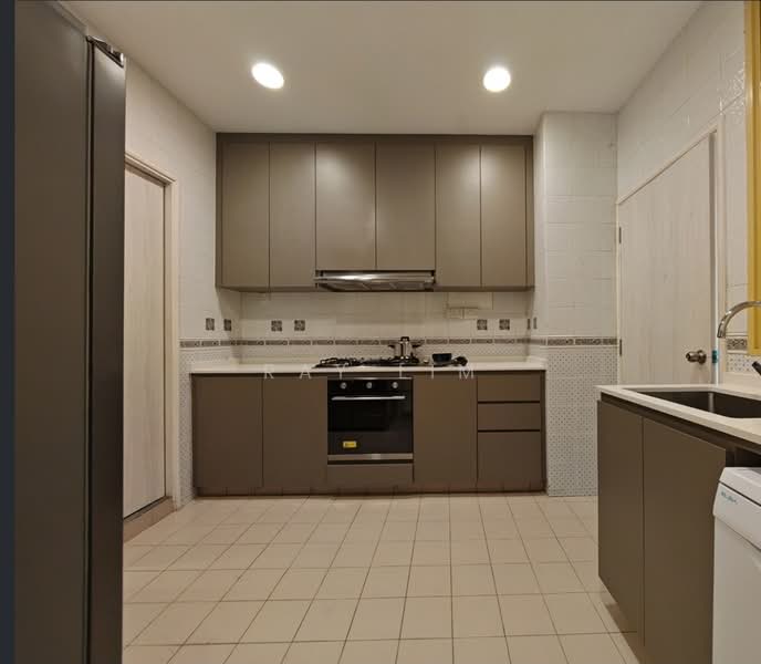 Orange Regency, 101 Fernhill Road, 4 Bedrooms, 1,776 sqft, Apartment For Rent, by Ray Lim, 500195453 - Kitchen - PropertyGuru.com.sg