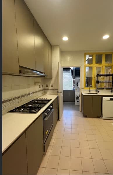 Orange Regency, 101 Fernhill Road, 4 Bedrooms, 1,776 sqft, Apartment For Rent, by Ray Lim, 500195453 - Kitchen - PropertyGuru.com.sg