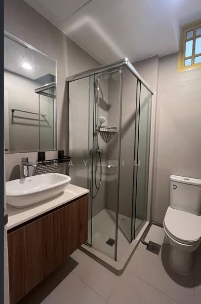 Orange Regency, 101 Fernhill Road, 4 Bedrooms, 1,776 sqft, Apartment For Rent, by Ray Lim, 500195453 - Bathroom - PropertyGuru.com.sg