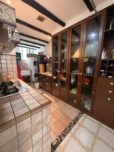 Birmingham Mansions, 130 Thomson Road, 3 Bedrooms, 1,066 sqft, Apartment For Rent, by Cannis Tan, 500195462 - Kitchen - PropertyGuru.com.sg