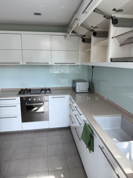 Symphony Heights, 43 Hume Avenue, 2 Bedrooms, 915 sqft, Condominium For Sale, by Victor Chua, 500195467 - Kitchen - PropertyGuru.com.sg