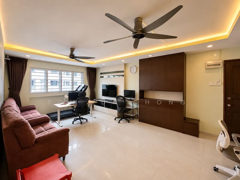 539 Jurong West Avenue 1, 539 Jurong West Avenue 1, 3 Bedrooms, 1,442 sqft, HDB Flat For Sale, by Toh Jun Chong, 500195469 - Living Room - PropertyGuru.com.sg