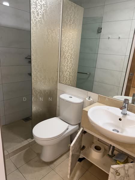 The Central, 6 Eu Tong Sen Street, 835 sqft, Office For Rent, by Dennis Chua, 500195470 - Bathroom - CommercialGuru.com.sg