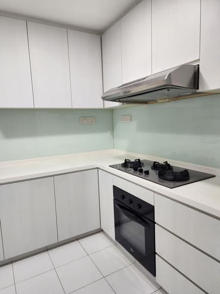 The Esparis, 7 Pasir Ris Drive 4, 3 Bedrooms, 1,259 sqft, Condominium For Rent, by Sylvia Wandly, 500195480 - Kitchen - PropertyGuru.com.sg