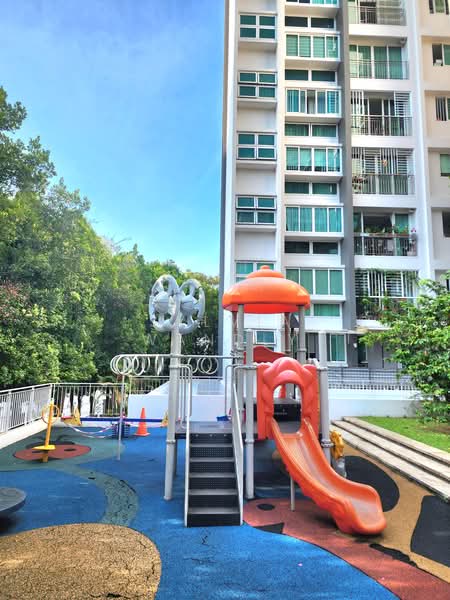 The Esparis, 7 Pasir Ris Drive 4, 3 Bedrooms, 1,259 sqft, Condominium For Rent, by Sylvia Wandly, 500195480 - Exterior - PropertyGuru.com.sg