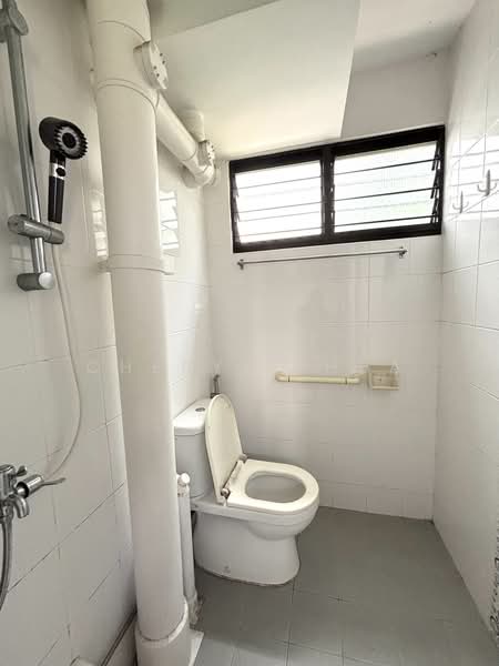 180 Ang Mo Kio Avenue 5, 180 Ang Mo Kio Avenue 5, 2 Bedrooms, 732 sqft, HDB Flat For Sale, by Cheryl Phua, 500195497 - Bathroom - PropertyGuru.com.sg
