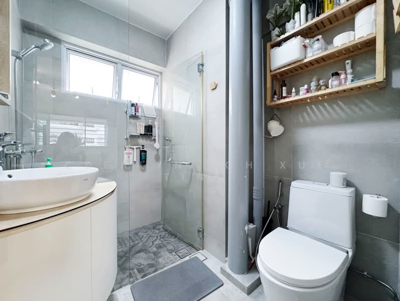 415 Eunos Road 5, 415 Eunos Road 5, 4 Bedrooms, 1,528 sqft, HDB Flat For Sale, by Cherlyn Loh Xue Ting, 500195502 - Bathroom - PropertyGuru.com.sg