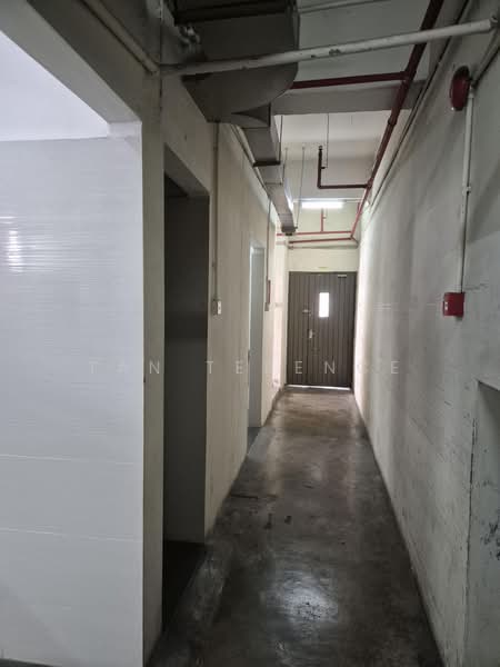Tong Lee Building, 37 Kallang Pudding Road, Macpherson / Potong Pasir, 2,982 sqft, Light Industrial (B1) For Rent, by Tan Terence, 500195521 - Corridor - CommercialGuru.com.sg