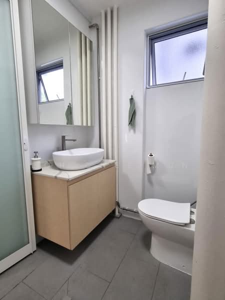 Great World, , 3 Bedrooms, 1,280 sqft, HDB Flat For Sale, by Loh Chee Mun, 500195524 - Bathroom - PropertyGuru.com.sg