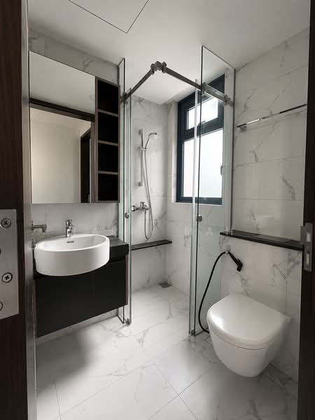 Wilshire Residences, 30 Farrer Road, 2 Bedrooms, 753 sqft, Condominium For Sale, by Larry Mah, 500195536 - Bathroom - PropertyGuru.com.sg