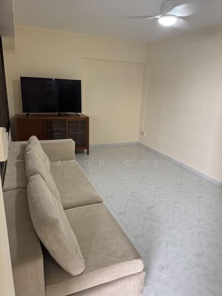 155 Lorong 1 Toa Payoh, 155 Lorong 1 Toa Payoh, 3 Bedrooms, 1,076 sqft, HDB Flat For Rent, by Jason Chen, 500195545 - Living Room - PropertyGuru.com.sg