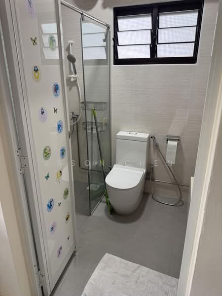 155 Lorong 1 Toa Payoh, 155 Lorong 1 Toa Payoh, 3 Bedrooms, 1,076 sqft, HDB Flat For Rent, by Jason Chen, 500195545 - Bathroom - PropertyGuru.com.sg