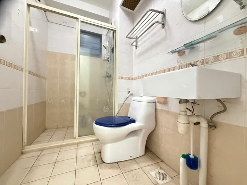 158B Rivervale Crescent, 158B Rivervale Crescent, 3 Bedrooms, 1,184 sqft, HDB Flat For Sale, by Marcella Yong 杨惠晴, 500195561 - Bathroom - PropertyGuru.com.sg