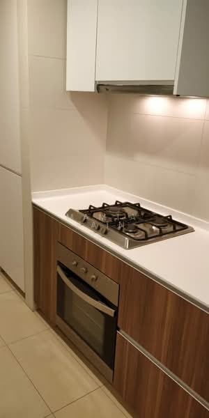 The Luxurie, 11 Compassvale Road, 3 Bedrooms, 797 sqft, Condominium For Rent, by Mamta Jain, 500195563 - Kitchen - PropertyGuru.com.sg